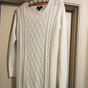 IZ Byer crew neck long pullover sweater/off white, size M